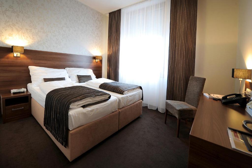 Hotel Biograf Písek Екстериор снимка