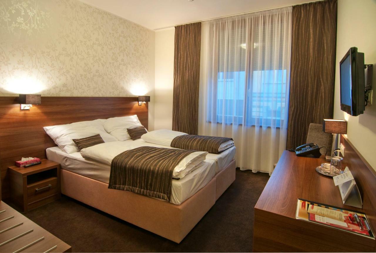 Hotel Biograf Písek Екстериор снимка